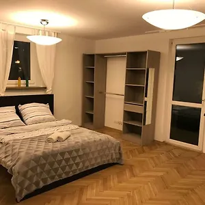 anita-apartament-nowowiejska.warsawhotelspoland.com/